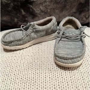 Toddler Boys Hey Dude shoes size 10